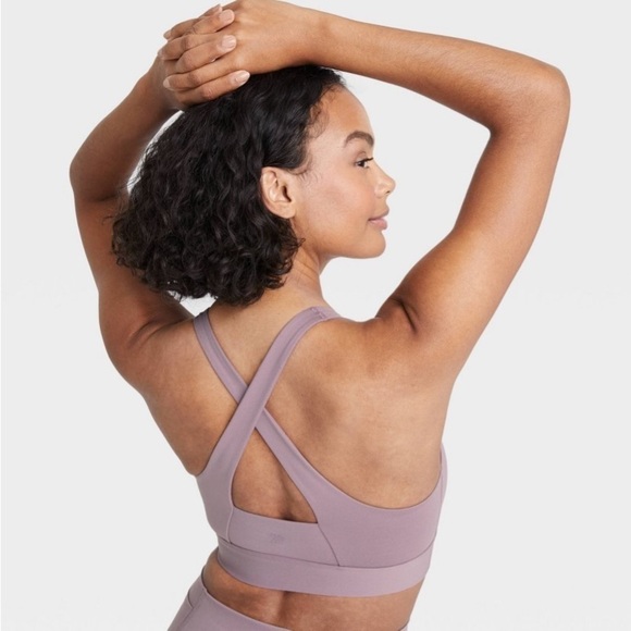 Women's Medium Support Square Neck
Crossback Sports Bra  Light
Mauve - Picture 5 of 8